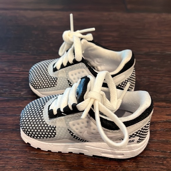 Nike Other - NWOT Nike air max